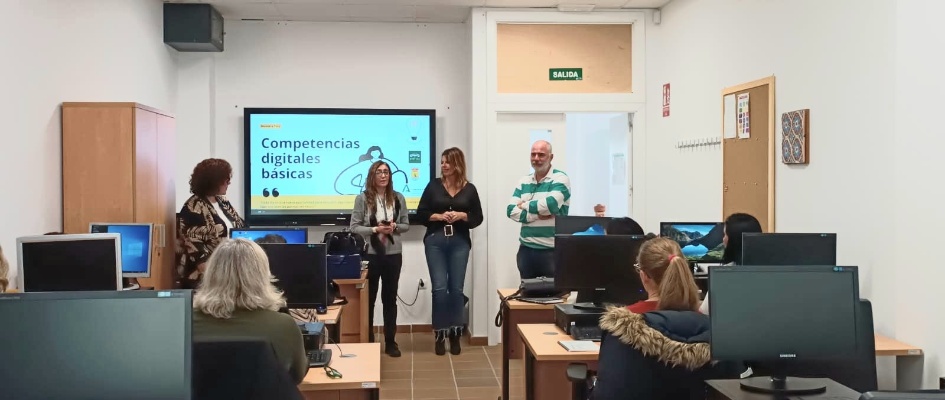 taller alfabetización digital mujeres nov 2024 gelves OK1