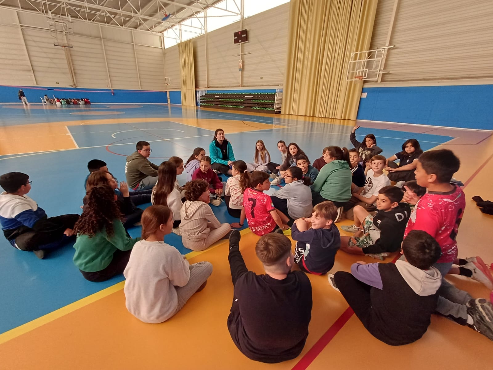 Gelves celebra una jornada intergeneracional de deporte inclusivo con gran participación jornada deporte inclusivo (2)