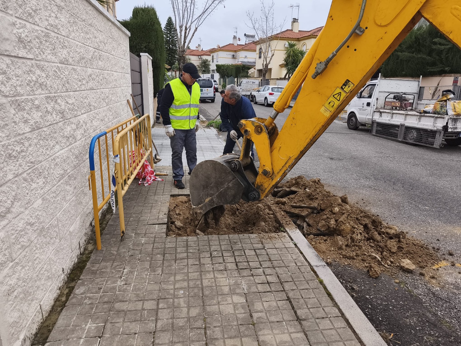 Concluye una nueva fase de siembra de árboles y planta aromáticas por la localidad WhatsApp Image 2026-03-13 at 12.13.07