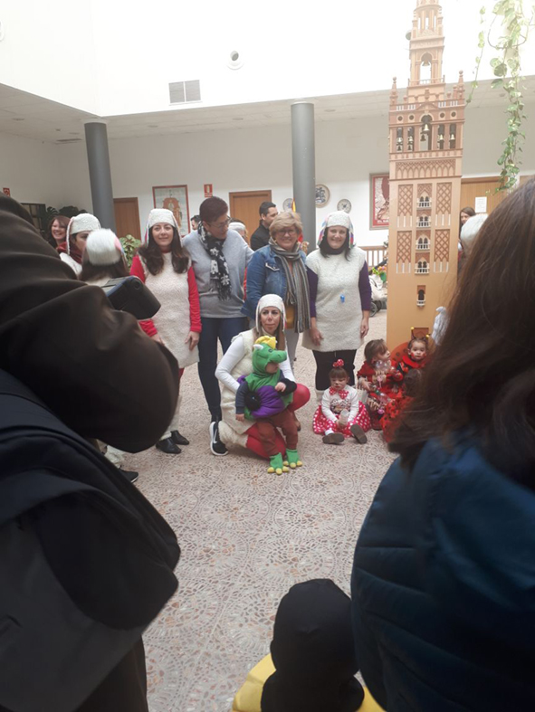 alcaldesa con los alumnos