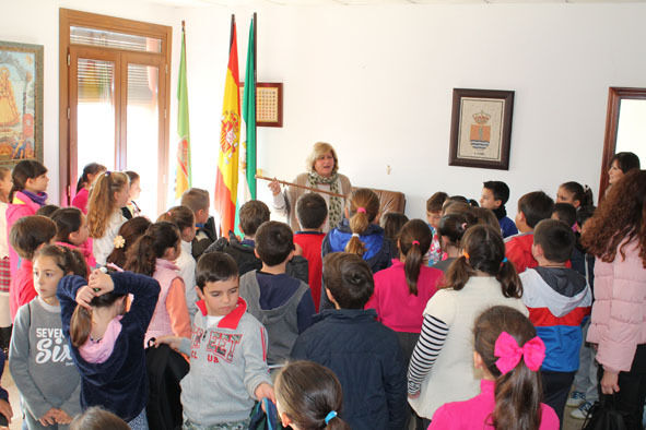 ESCOLARES EN LA ALCALDÍA W