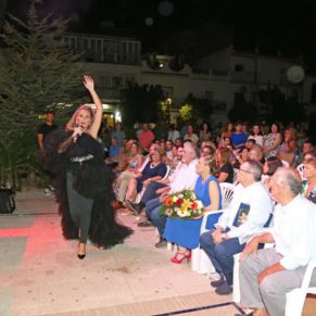 Laura Gallego pregón fiestas gelves 22