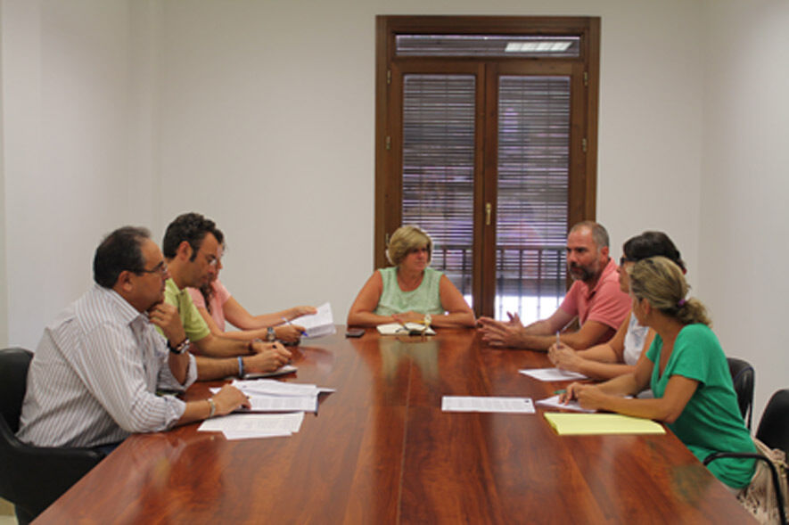 Reunión alcaldesa y escuela artesanos julio 2015 w