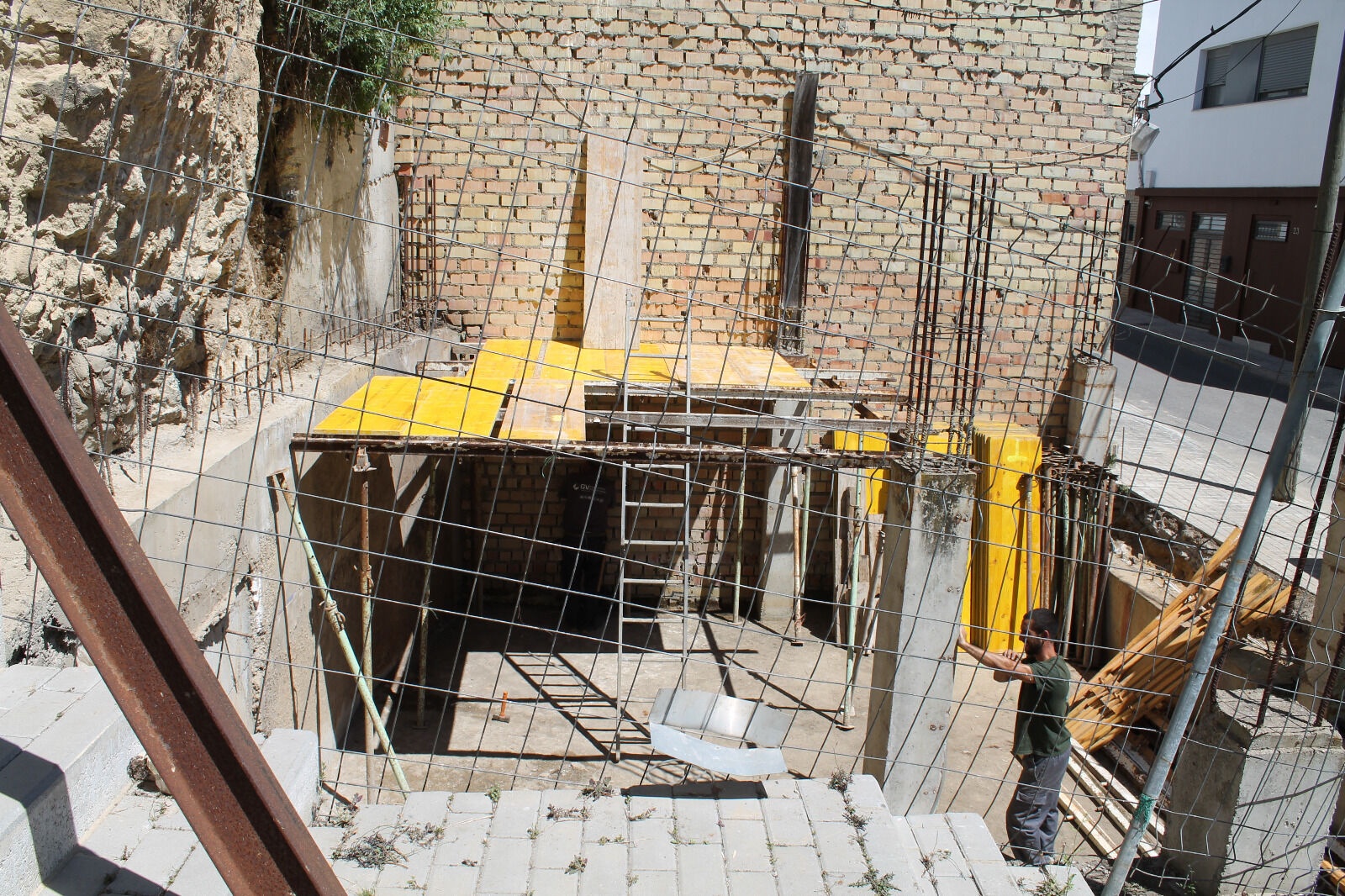 arreglo solar calle arriba