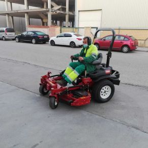 desbrozadora de asiento