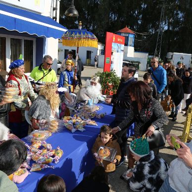 reparto roscos reyes puerto gelves 6 ENERO 23