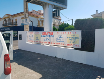 pancarta centro adultos-as