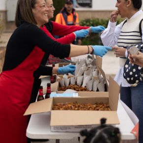 reparto de chicharrones